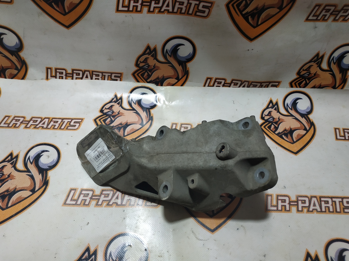 LR074029 Кронштейн подушки двигуна 5.0 правий RANGE ROVER SPORT L320 2005-2012